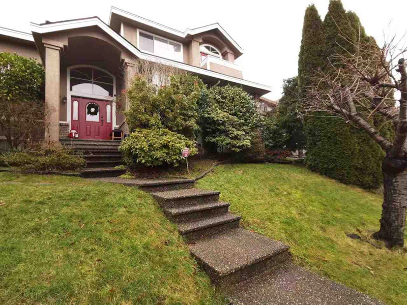 775 Citadel Drive, Port Coquitlam BC V3C 6E4