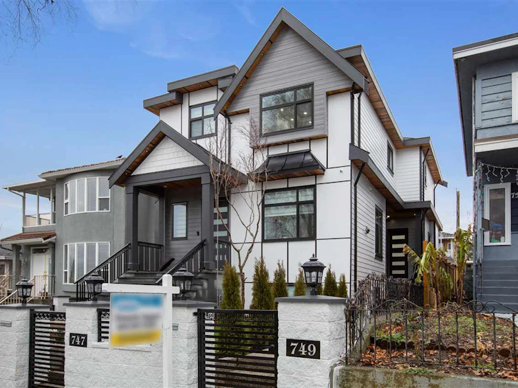749 W 60th Avenue, Vancouver, BC, V5X 2A5