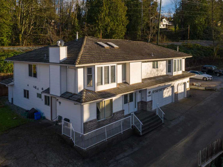 12381 103a Avenue, Surrey, BC, V3V 3H1