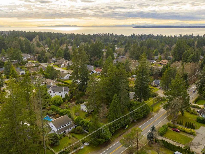 13058 24th Avenue, Surrey BC V4A 2G1