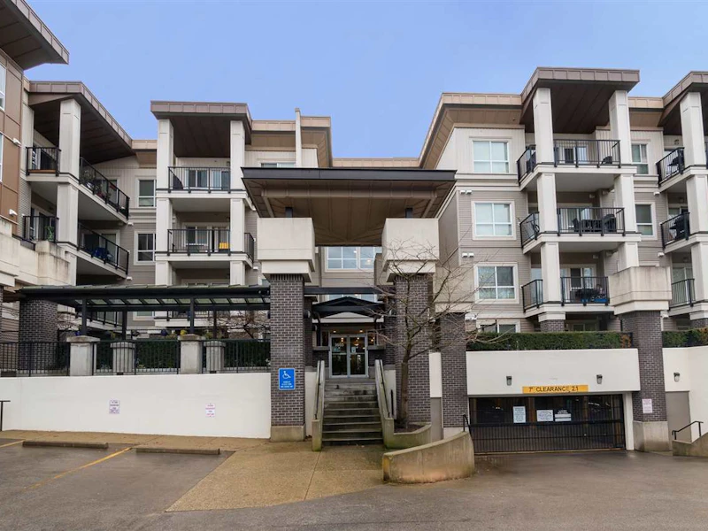 418 - 9655 King George Boulevard, Surrey BC V3T 0C7