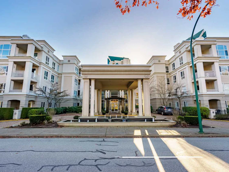 222-3098 Guildford Way, Coquitlam, BC, V3B 7W8