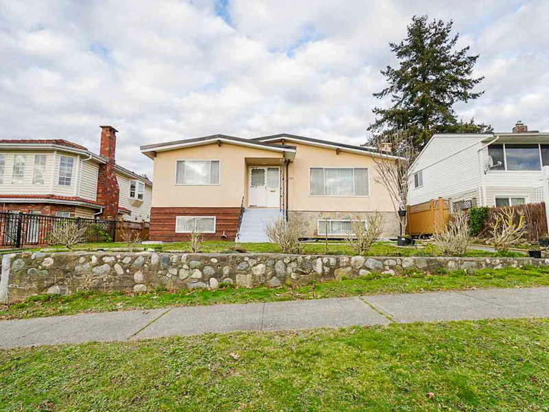 1725 E 60th Avenue, Vancouver BC V5P 2H6