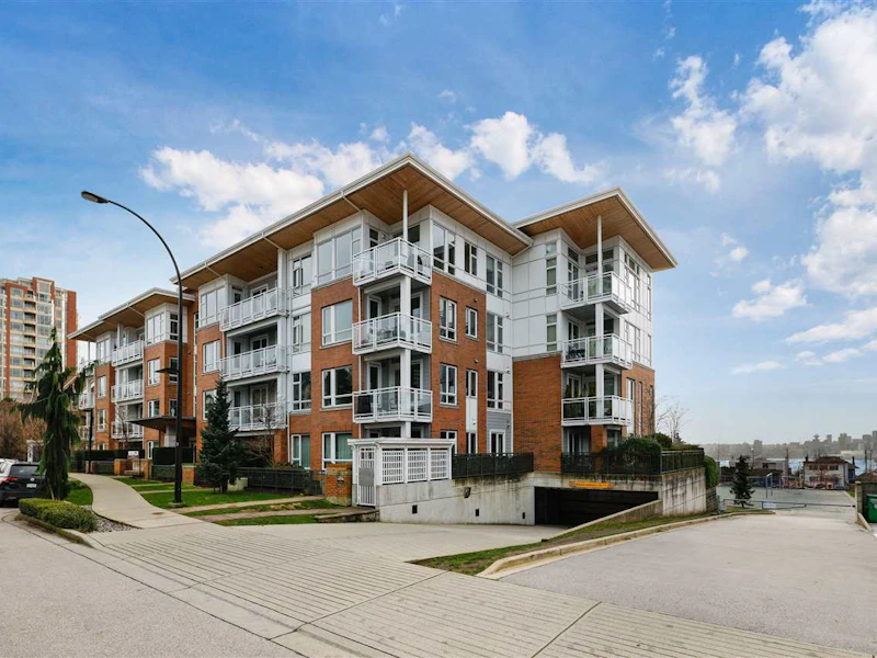 305 - 217 W 8th Street, North Vancouver BC