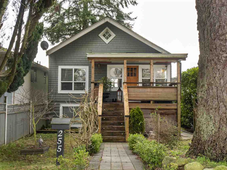 255 E 20th Street, North Vancouver, BC, V7L 3A6