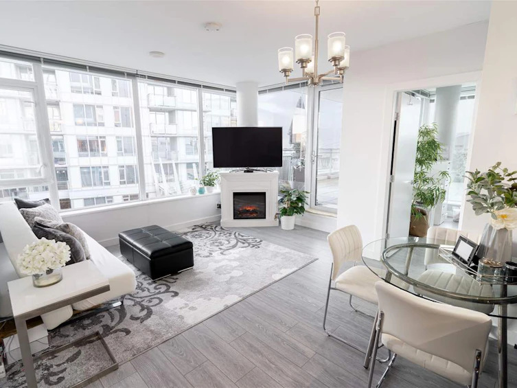 702-6971 Elmbridge Way, Richmond, BC, V7C 0A5
