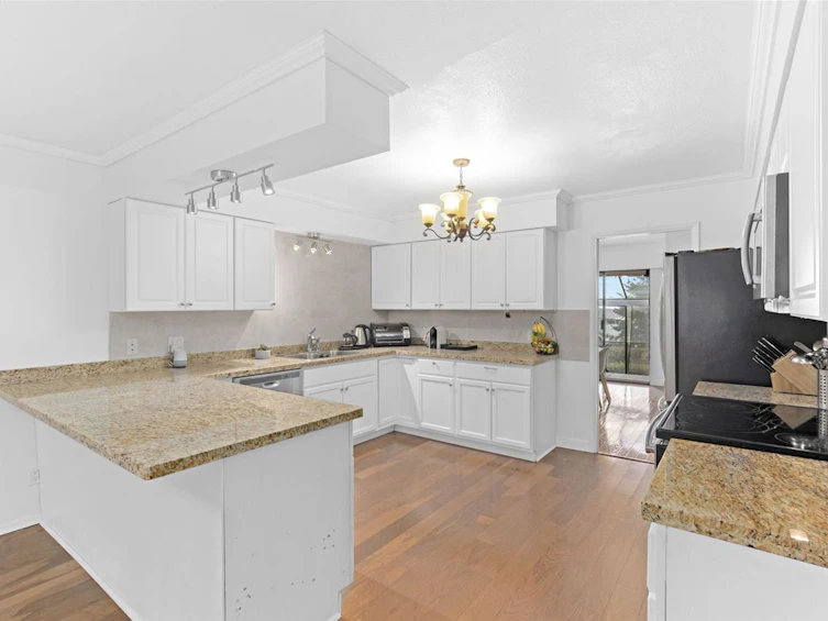 6-2206 Folkestone Way, West Vancouver, BC, V7S 2X7