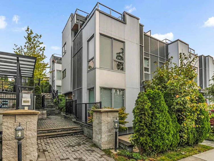 2223 Southside Drive, Vancouver, BC, V5P 0B2