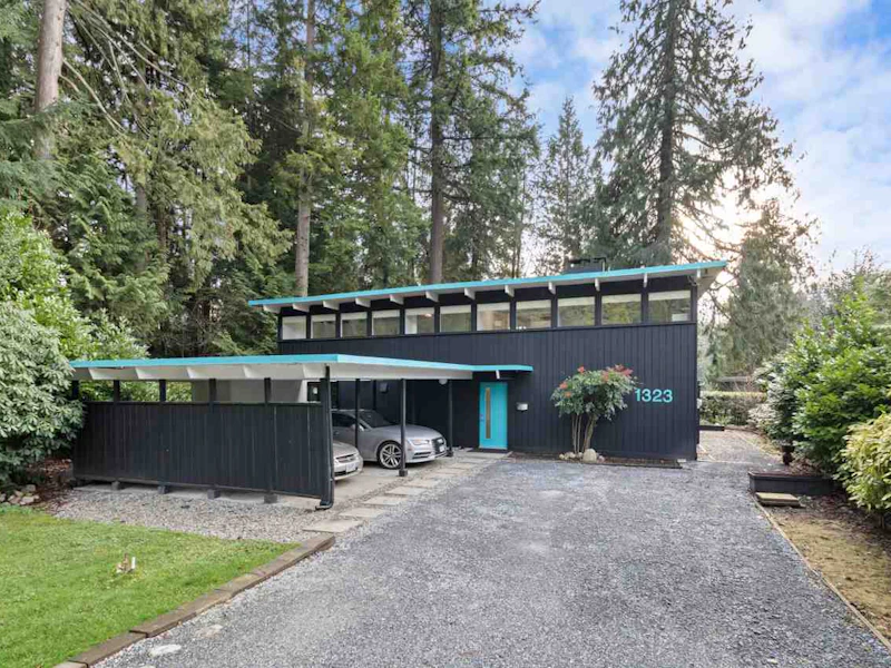 1323 Greenbriar Way, North Vancouver BC V7R 1M1