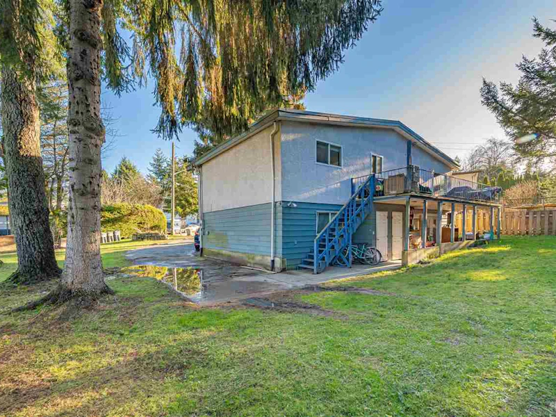 9841 127a Street, Surrey BC V3V 5L1