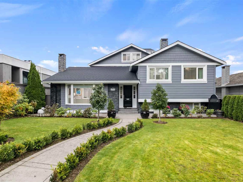 2227 W 33rd Avenue, Vancouver BC V6M 1C1