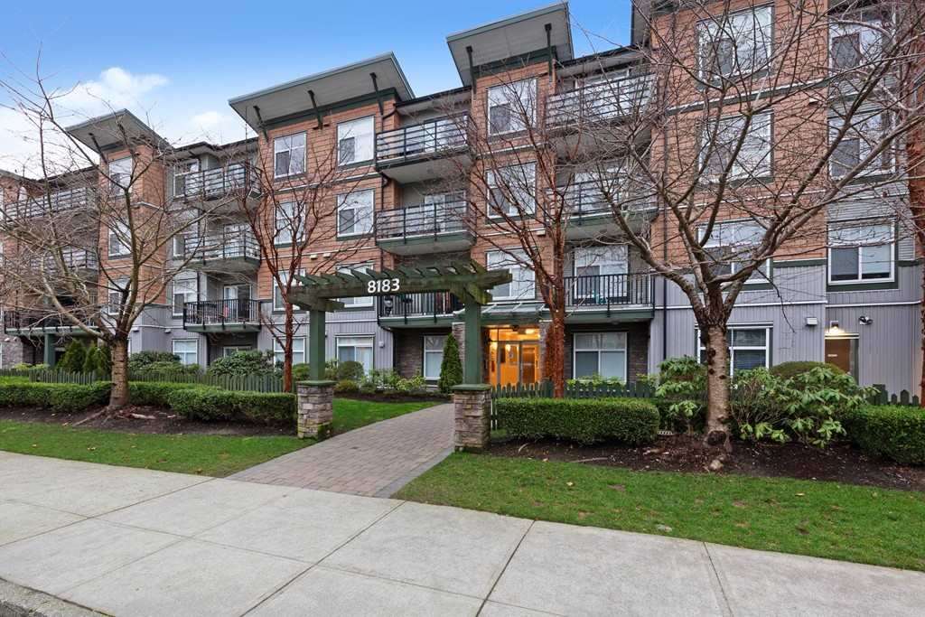 214-8183 121a Street, Surrey, BC, V3W 1R1