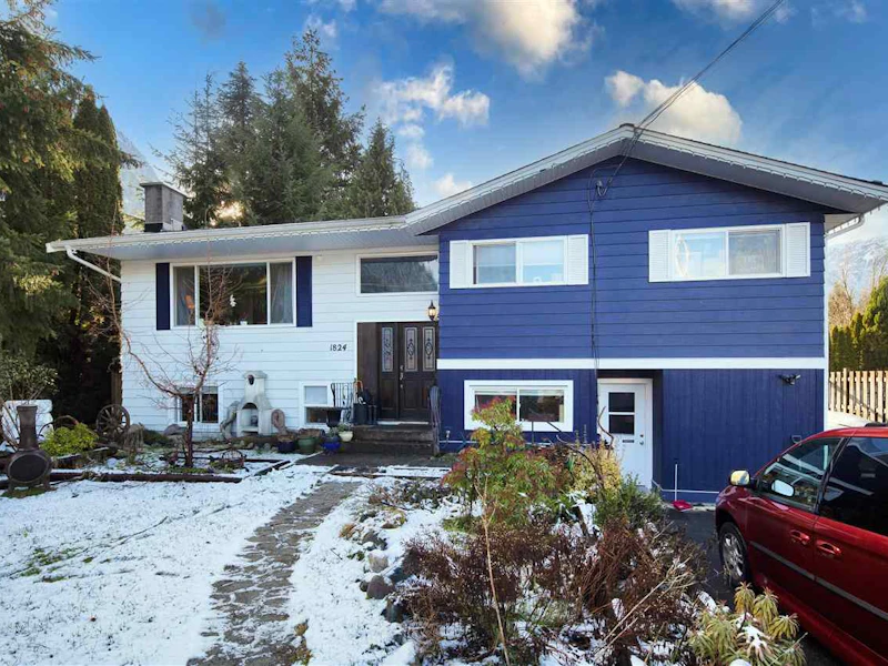 1824 Cedar Drive, Squamish BC V0N 0C2
