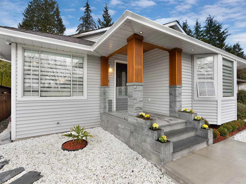 3376 Manning Crescent, North Vancouver BC V7H 2R7