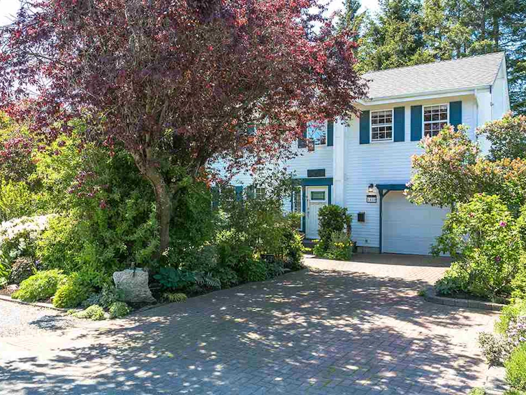 1429 129b Street, Surrey, BC, V4A 3Z4