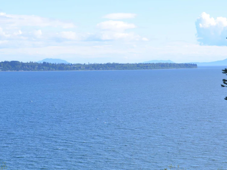 13209 Marine Drive, Surrey, BC, V4A 1E6