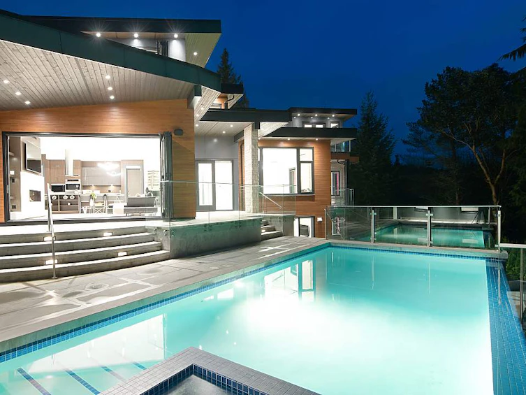 4110 Burkehill Road, West Vancouver, BC, V7V 3M2