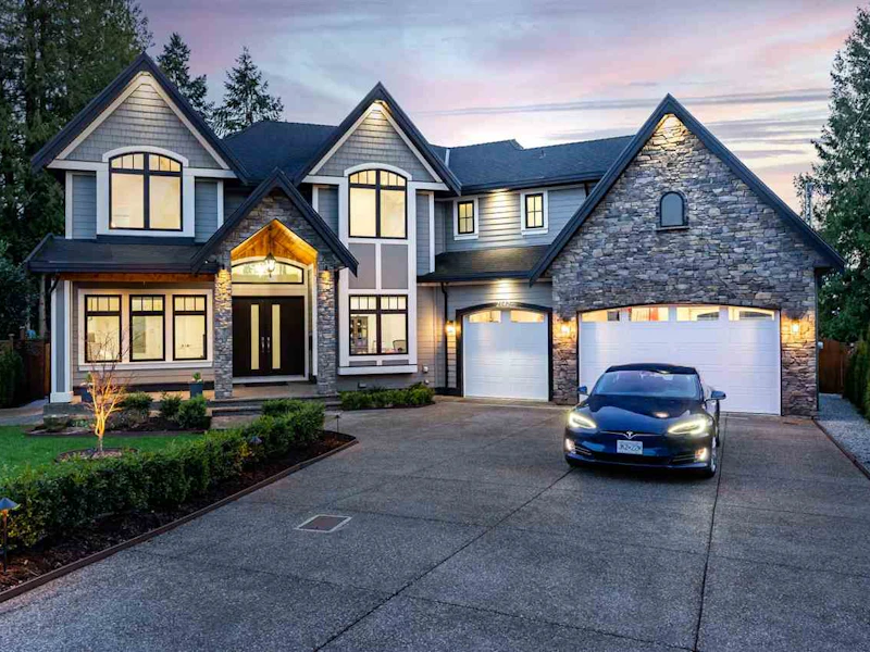 2142 Edgewood Avenue, Coquitlam BC V3K 2Y5