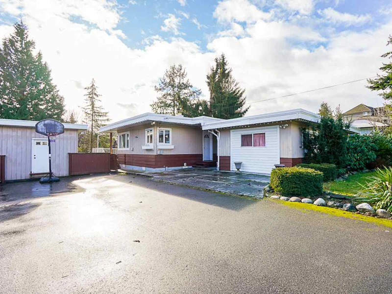 19124 61a Avenue, Surrey BC V3S 8C7