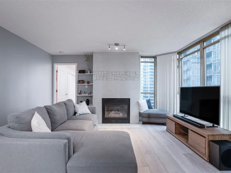 1605 - 867 Hamilton Street, Vancouver BC V6B 6B7