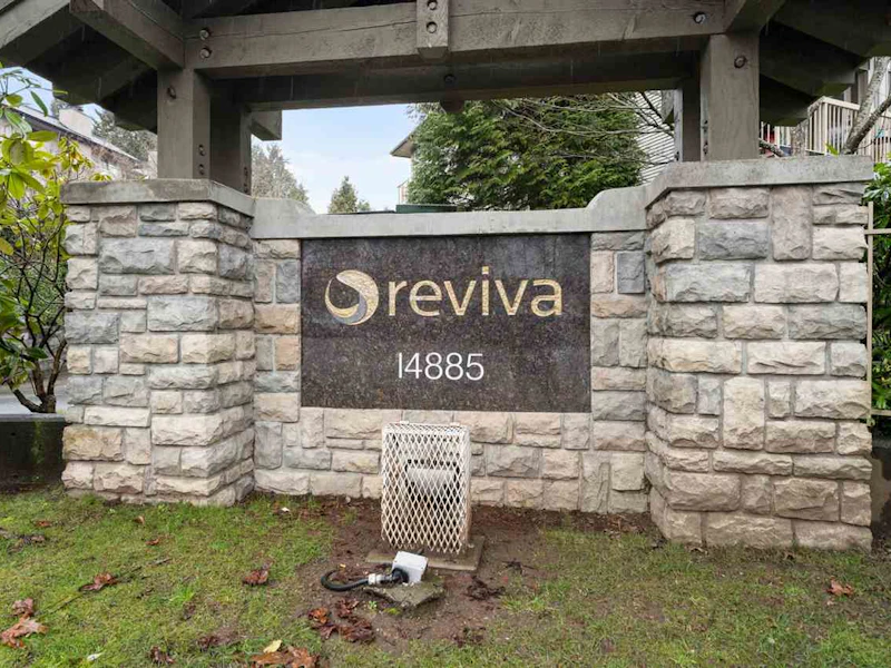 218 - 14885 105th Avenue, Surrey BC V3R 2V6