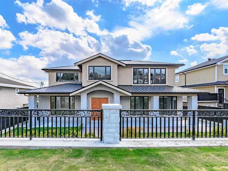 5010 Frances Street, Burnaby, BC, V5B 1T3