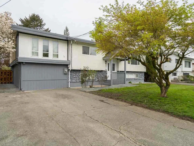 9585 Paula Crescent, Chilliwack BC V2P 6H1