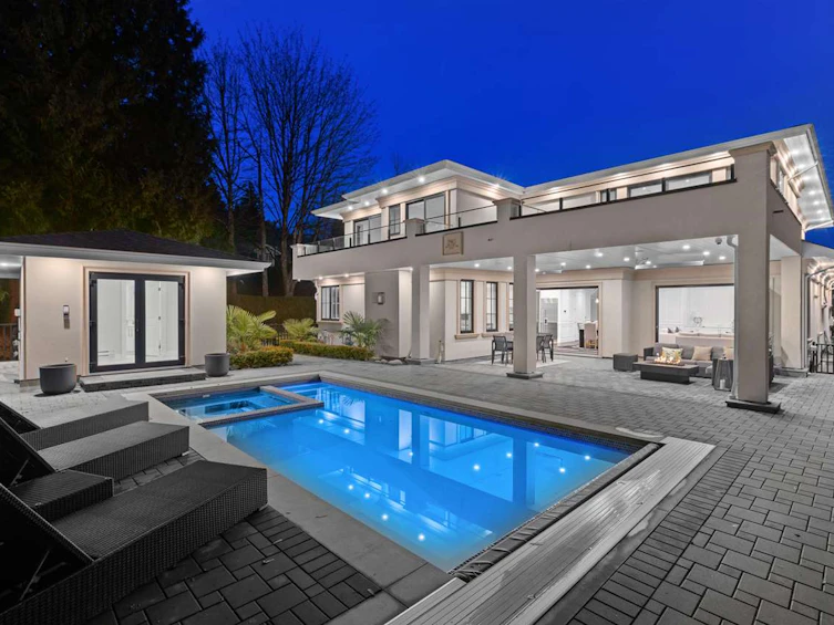 1595 19th Street, West Vancouver, BC, V7V 3X5
