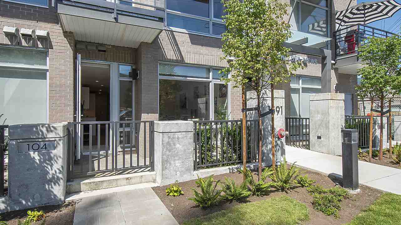 104-1591 Bowser Avenue, North Vancouver, BC, V7P 2Y4