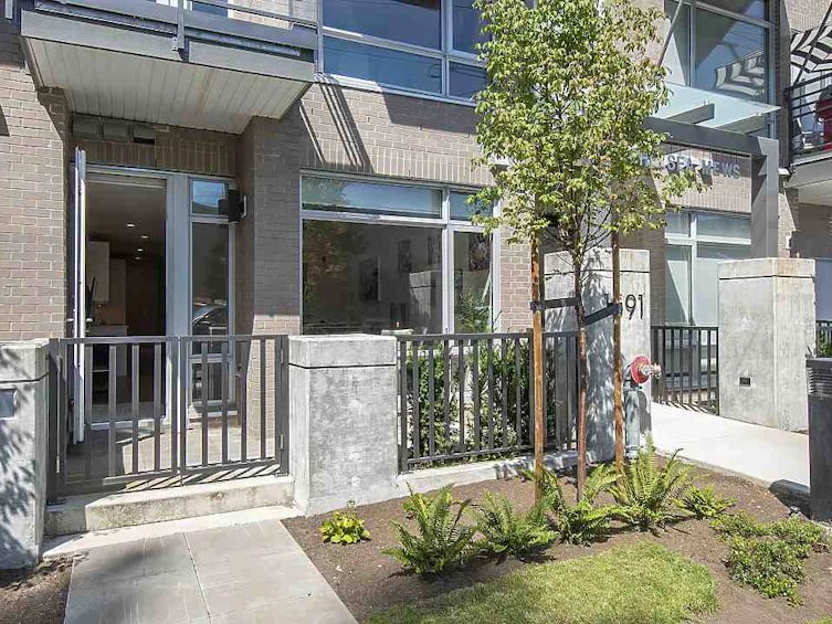 104-1591 Bowser Avenue, North Vancouver, BC, V7P 2Y4