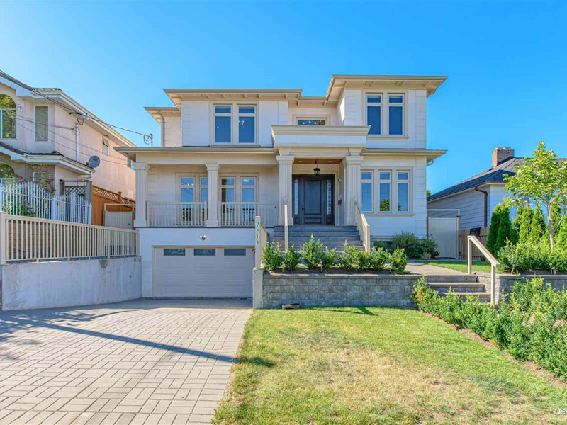 7819 14th Avenue, Burnaby BC V3N 2B1