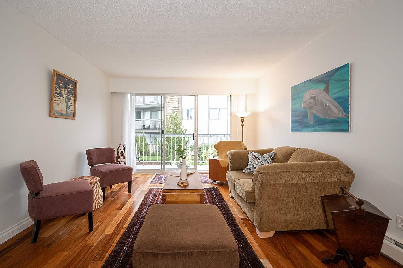 203 1520 Blackwood St