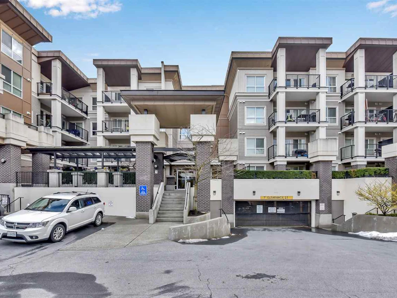 218 - 9655 King George Boulevard, Surrey BC V3T 0C7