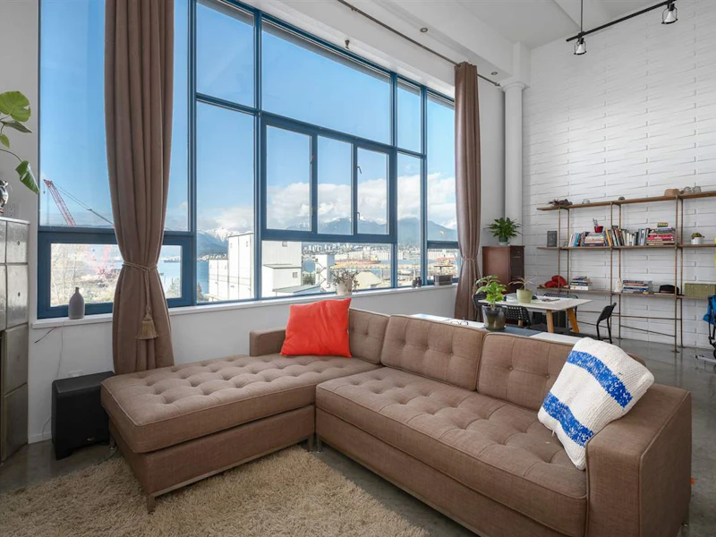 402 - 2001 Wall Street, Vancouver BC V5L 5E4
