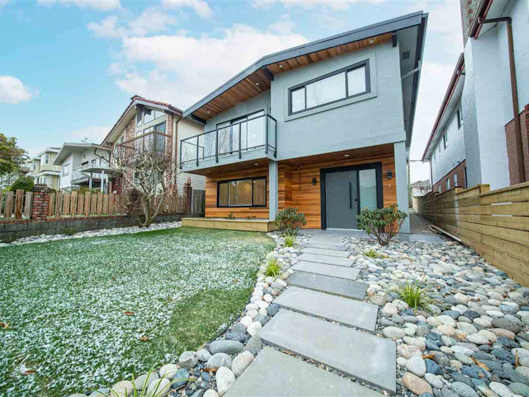 3210 E 18th Avenue, Vancouver, BC, V5M 2R7