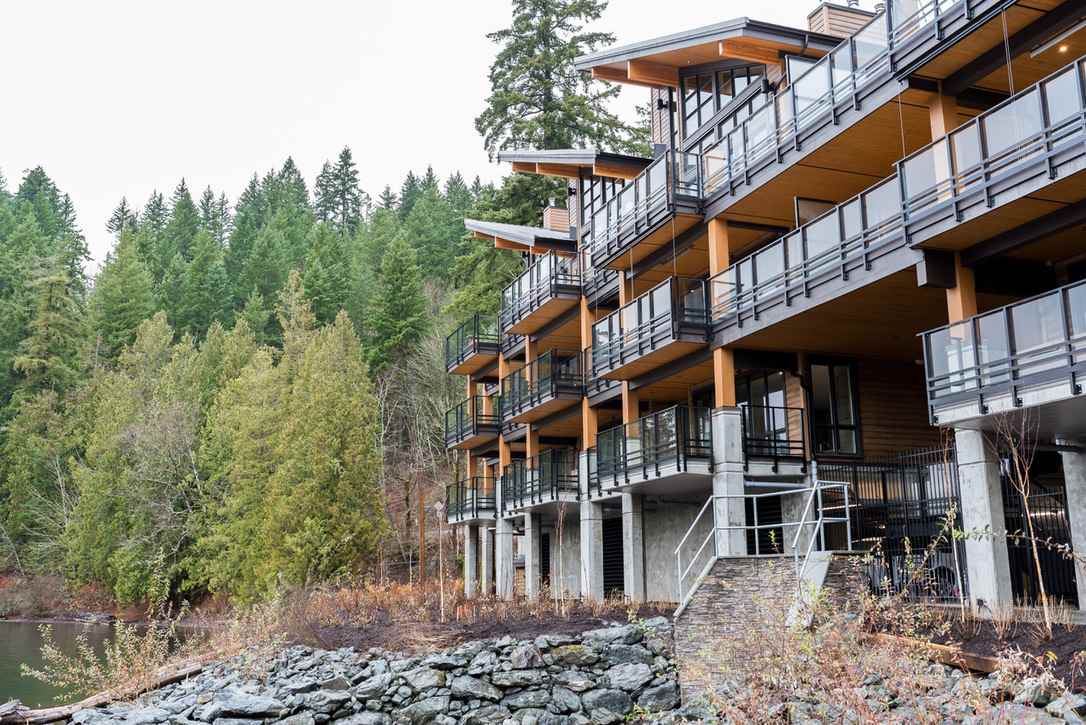 201-3175 Columbia Valley Road, Cultus Lake, BC, V2R 6C2