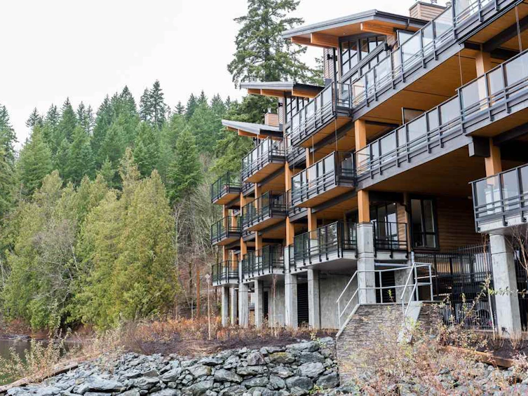 201-3175 Columbia Valley Road, Cultus Lake, BC, V2R 6C2