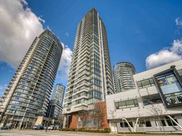 3303-688 Abbott Street, Vancouver, BC, V6B 0B9