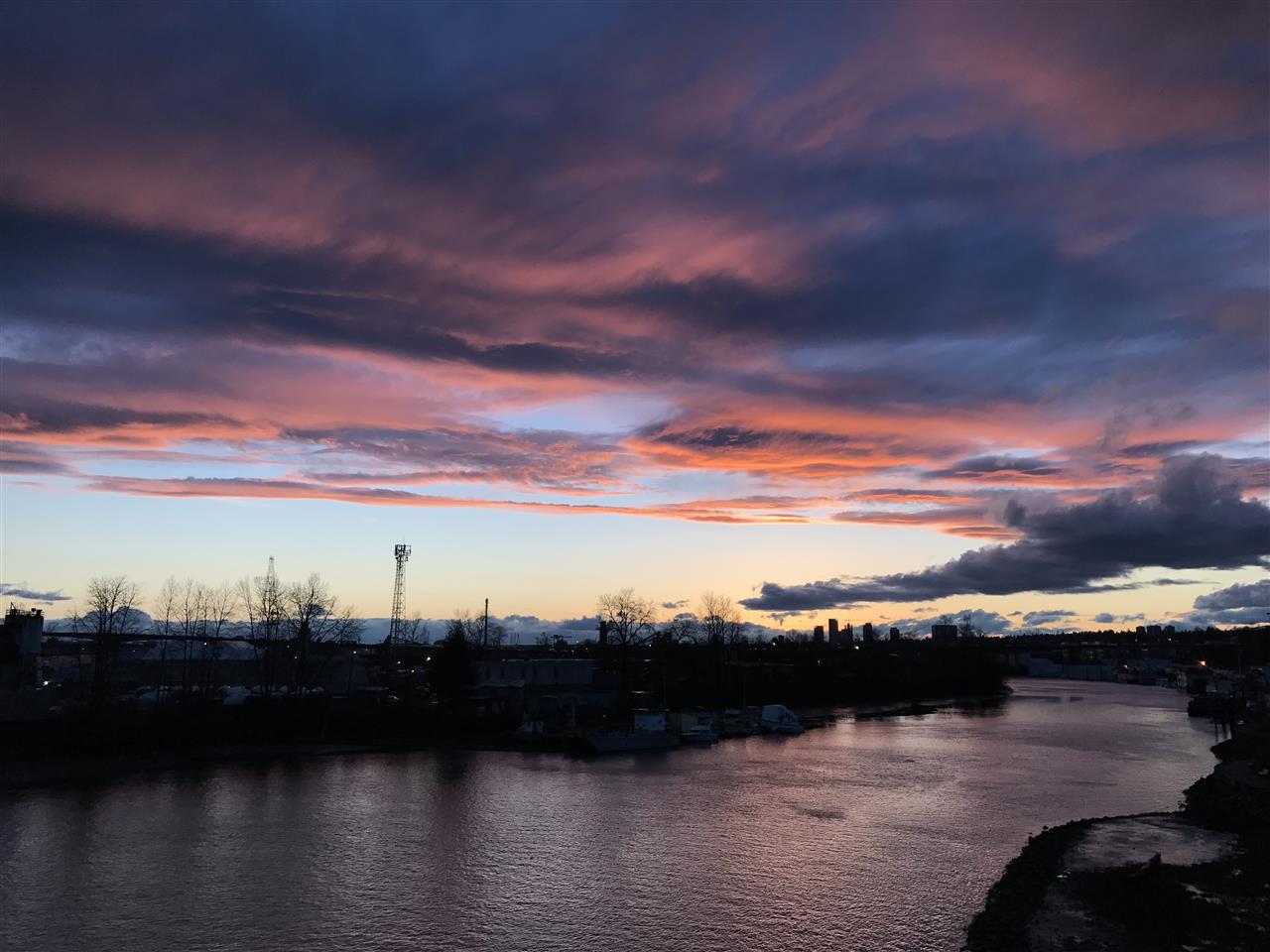 408 1990 E Kent Avenue South  