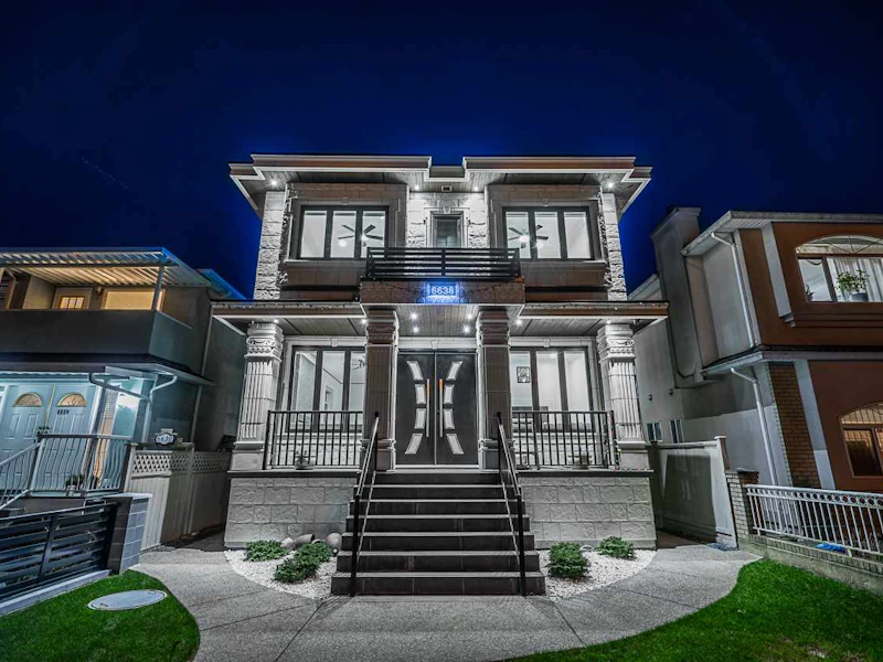 6638 Clarendon Street, Vancouver BC V5S 2K3