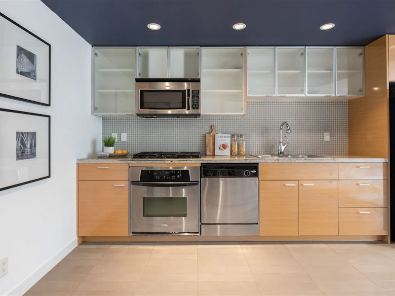 1507 - 33 Smithe Street, Vancouver BC V6B 0B5