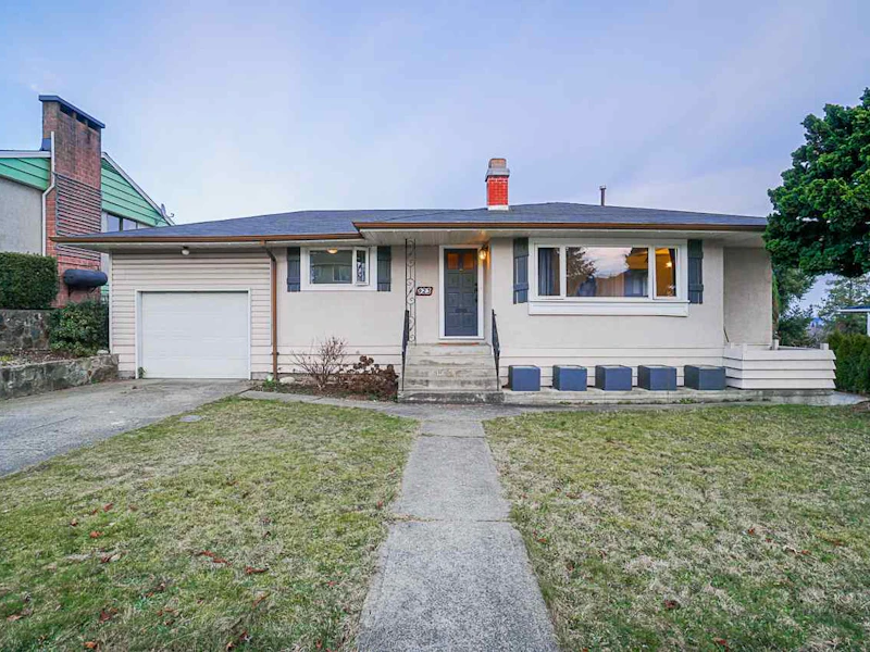 423 Marmont Street, Coquitlam BC V3K 4S3