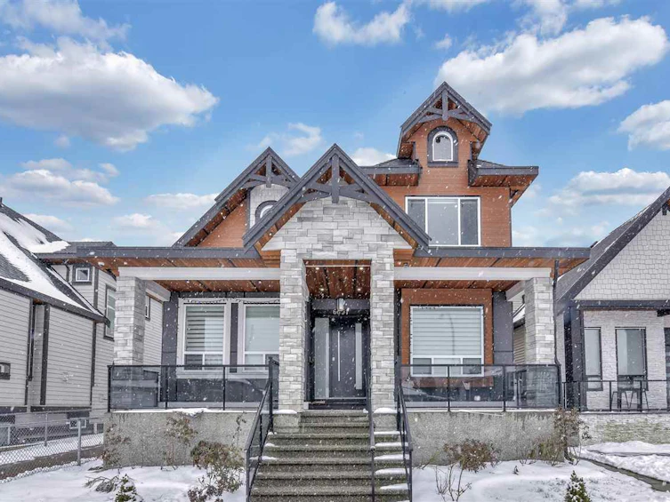 6691 121a Street, Surrey, BC, V3W 0H8
