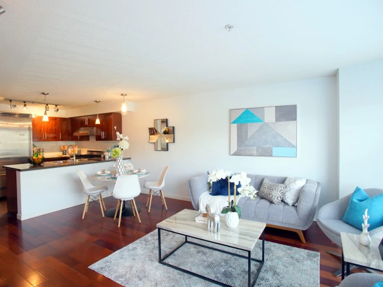 690 W 6th Avenue, Vancouver, BC, V5Z 1A3