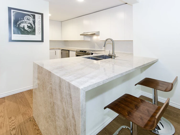 5-1786 Esquimalt Avenue, West Vancouver, BC, V7V 1R8