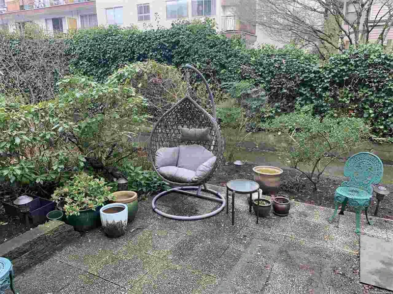 3 - 1949 W 8th Avenue, Vancouver BC V6J 1W2