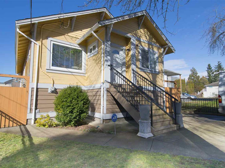 7445 19th Avenue, Burnaby, BC, V3N 1E2