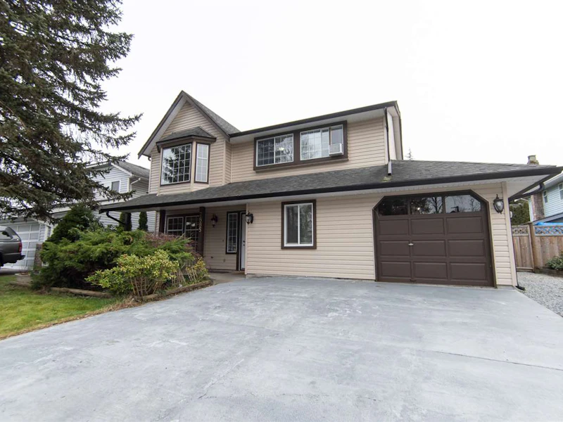 7885 143a Street, Surrey BC V3W 9W5