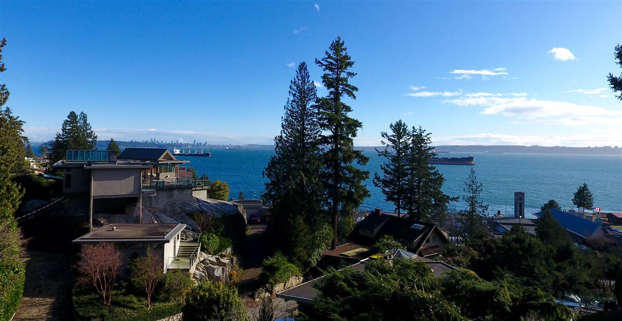 4170 B Rose Crescent, West Vancouver, BC, V7V 2N8