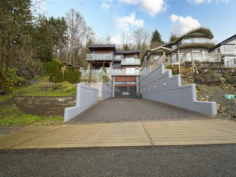7368 Barnet Road, Burnaby, BC, V5A 1E4